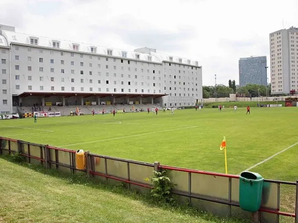 FavAC - Platz Stadion
